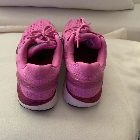 Authentic Nike with Swarovski Crystals - Picture 6 of 8